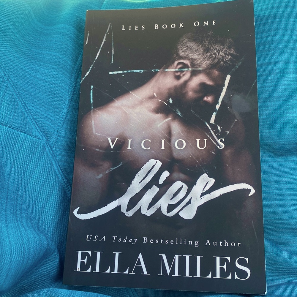 Vicious Lies by Ella Miles